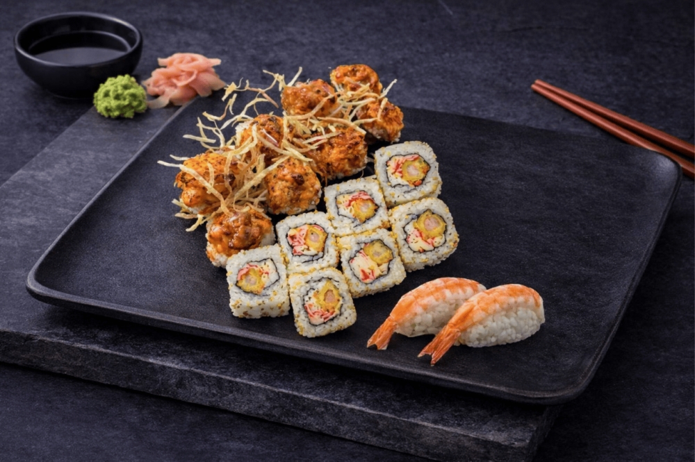 18 biter sushi med scampi – Nagasaki, Samurai og sushi med reke 
